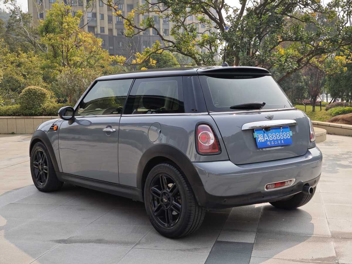 2011年12月MINI COUNTRYMAN  2011款 1.6L COOPER Excitement