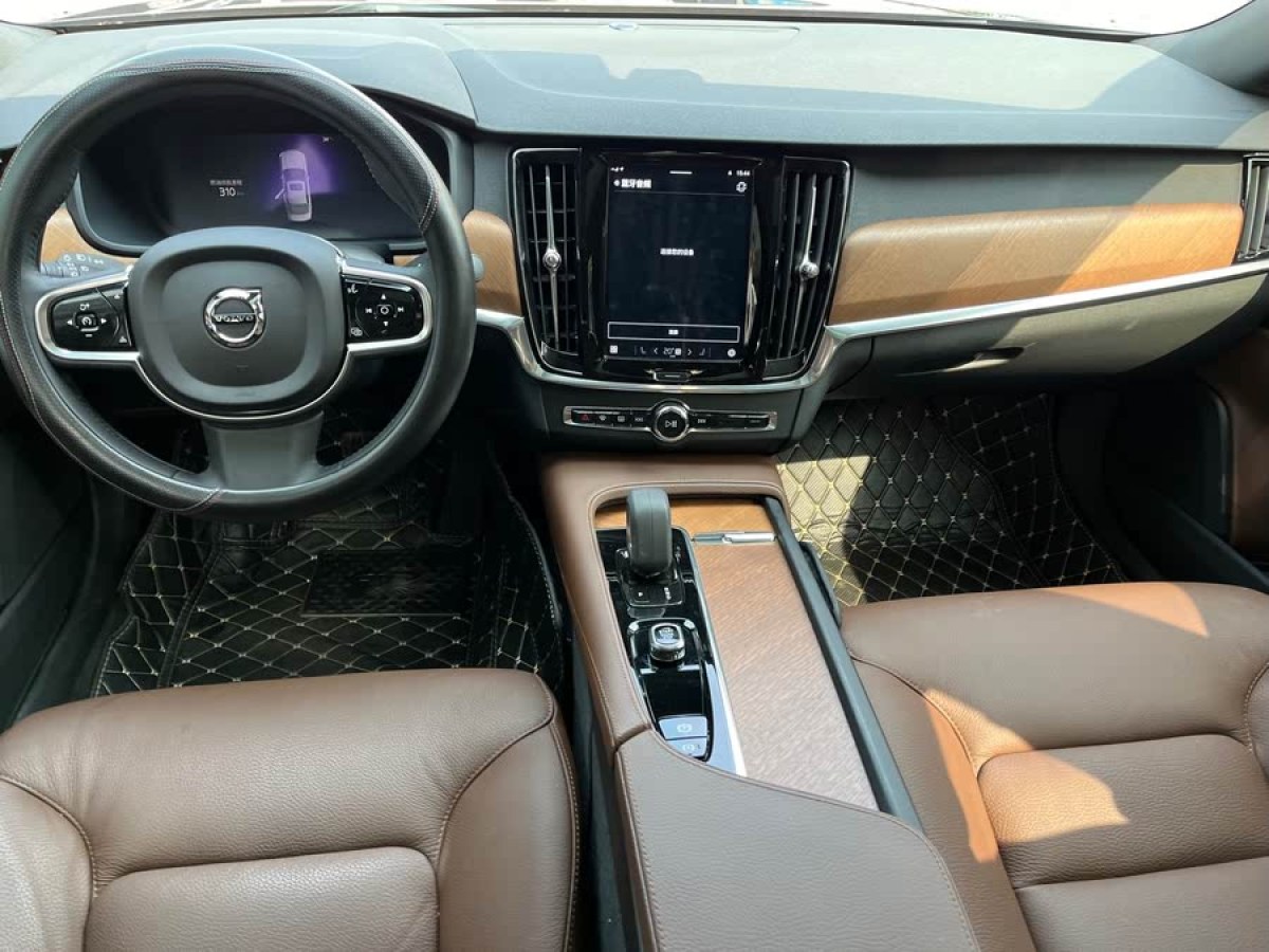 沃爾沃 S90  2022款 B5 智逸豪華版圖片