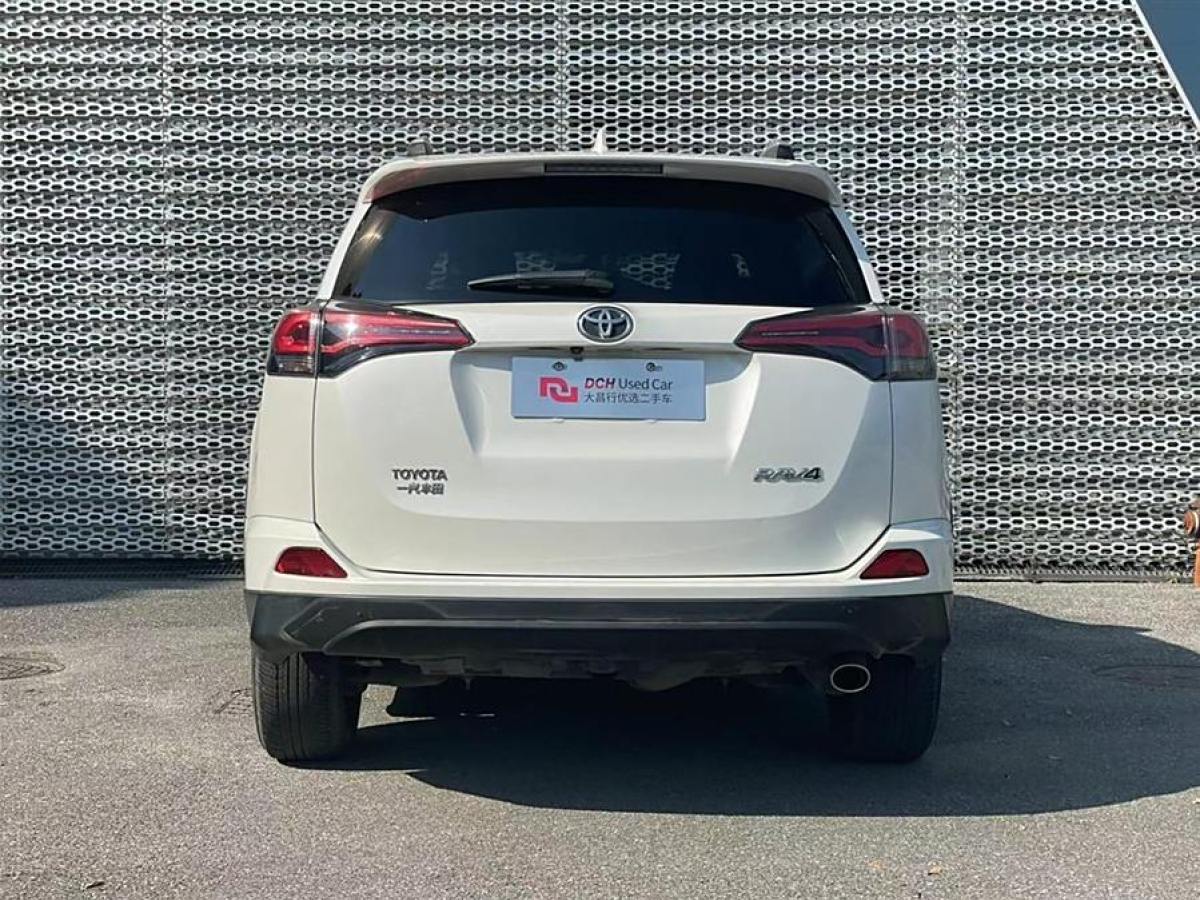 2018年8月豐田 RAV4榮放  2016款 2.0L CVT兩驅(qū)風尚版