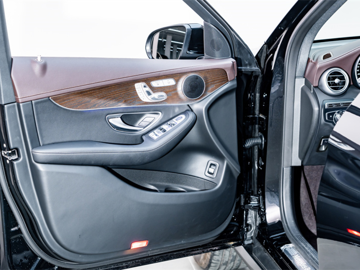 奔驰 奔驰GLC  2022款 改款二 GLC 260 L 4MATIC 豪华型图片
