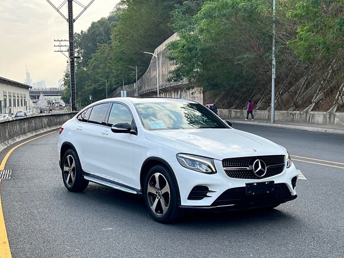 奔馳 奔馳GLC  2022款 改款 GLC 300 4MATIC 轎跑SUV圖片