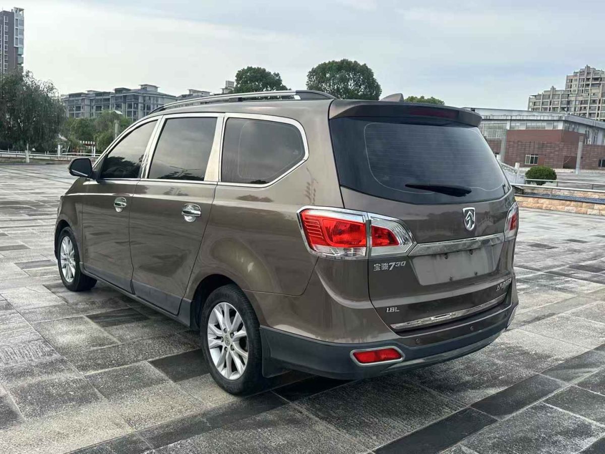 寶駿 730  2015款 1.8L 手動豪華導(dǎo)航ESP版 7座圖片