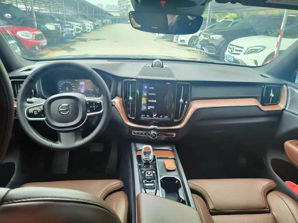 沃爾沃 XC60新能源  2024款 T8 插電混動 長續(xù)航四驅(qū)智雅豪華版圖片