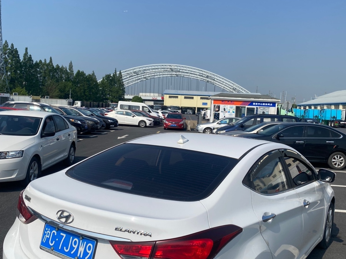 現(xiàn)代 朗動  2016款 1.6L 手動尊貴型圖片
