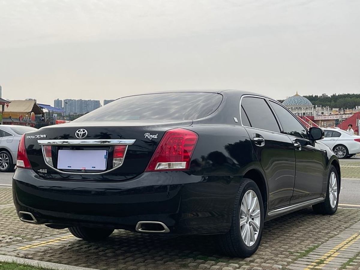 豐田 皇冠  2012款 2.5L Royal 導(dǎo)航版圖片