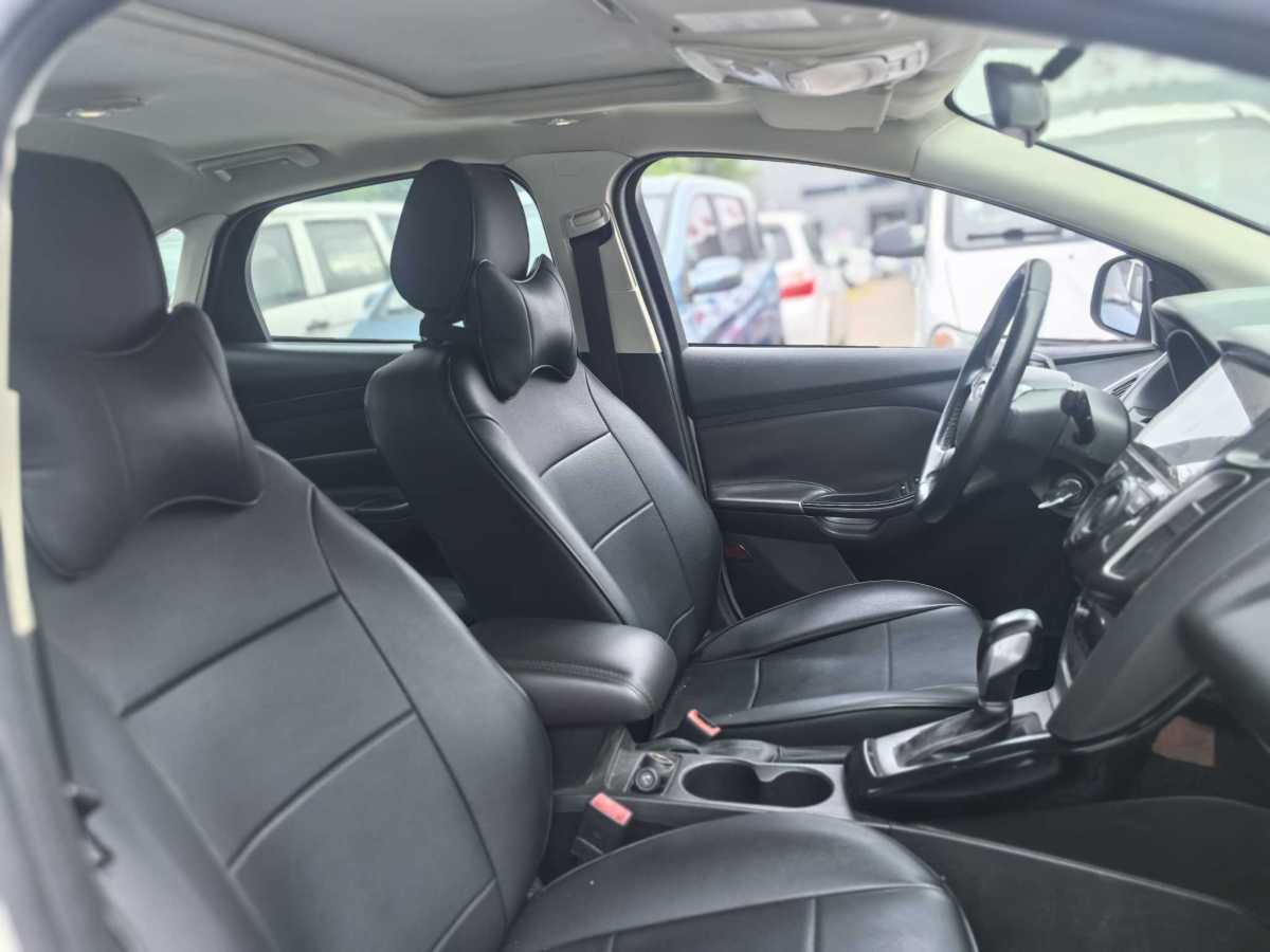 福特 福克斯  2012款 三廂 1.6L 自動風(fēng)尚型圖片