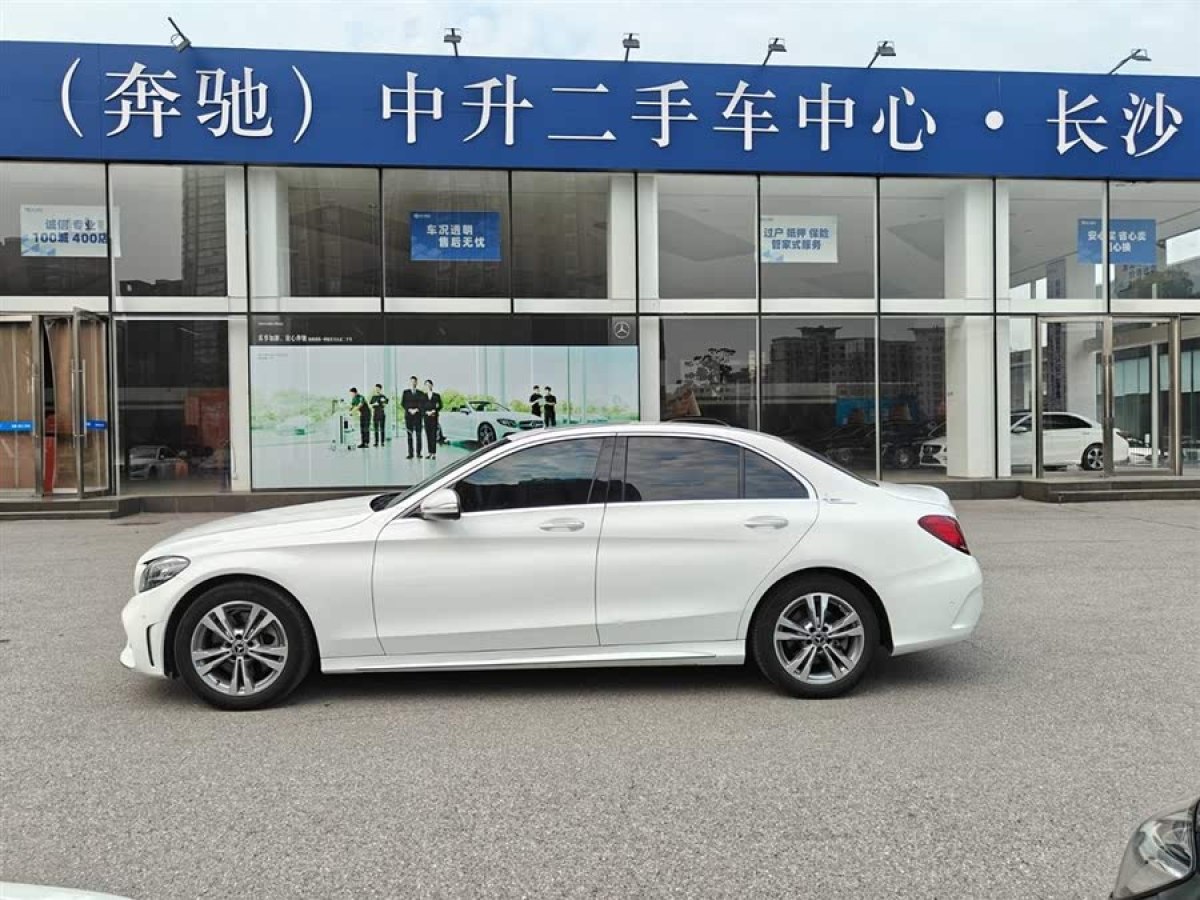 奔馳 奔馳C級  2019款 C 180 L 時尚型運動版圖片