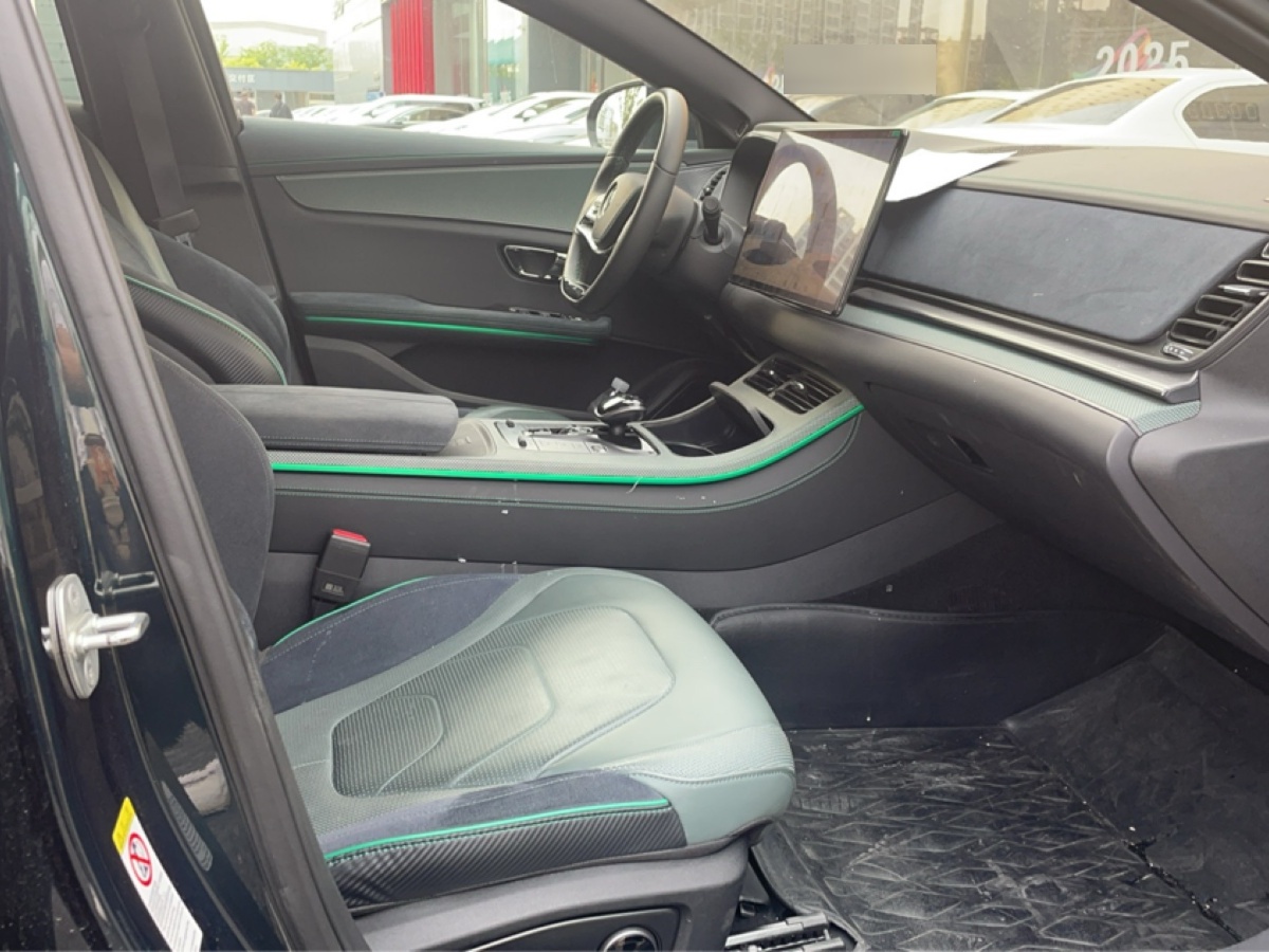 比亞迪 漢  2022款 EV 610KM四驅(qū)千山翠限量版圖片