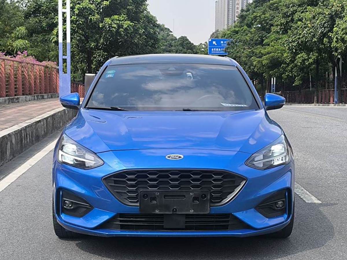 2020年7月福特 福克斯  2020款 兩廂 EcoBoost 180 自動(dòng)ST Line