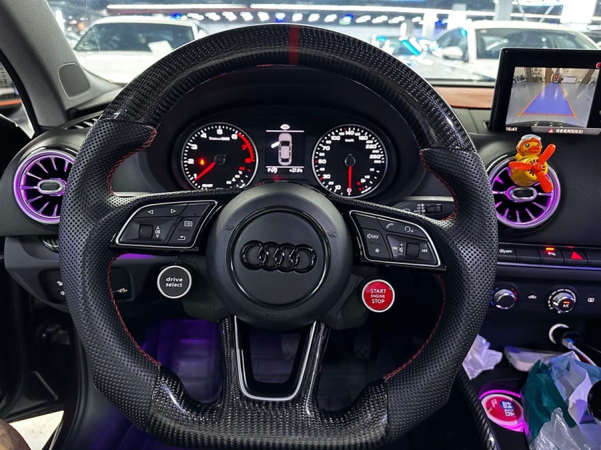 奧迪 奧迪A3  2018款 30周年年型 Limousine 35 TFSI 時尚型圖片