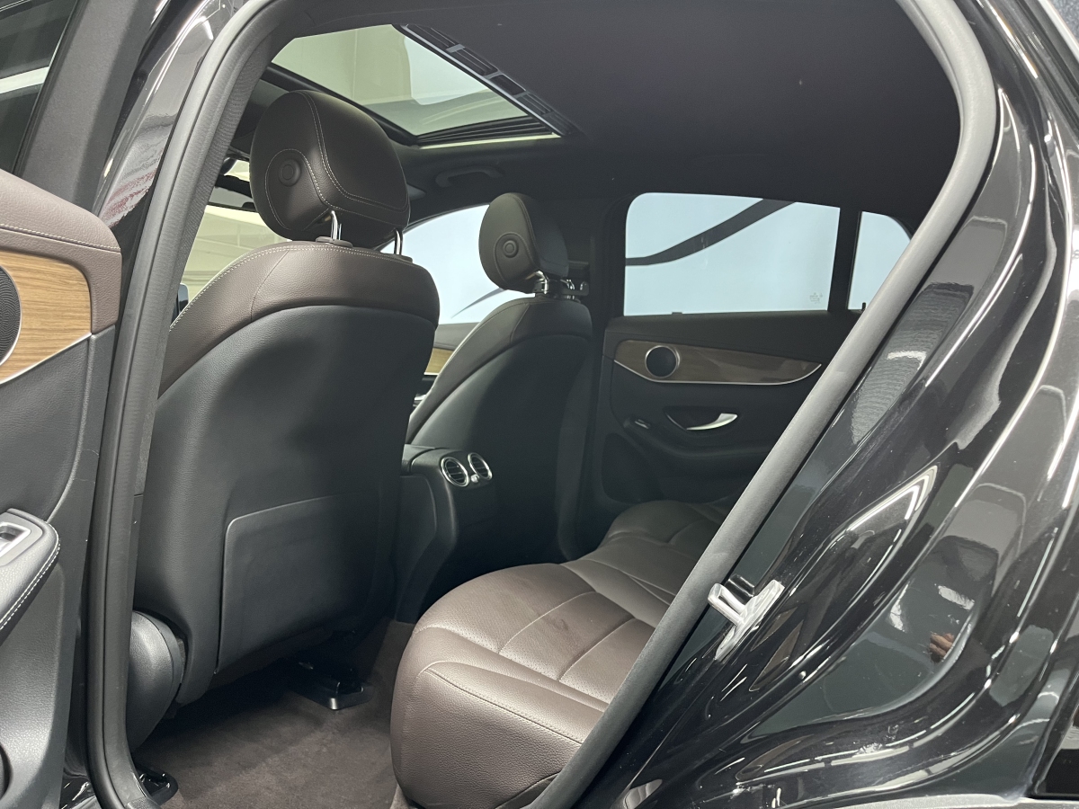 奔驰 奔驰GLC  2021款 GLC 260 4MATIC 轿跑SUV图片
