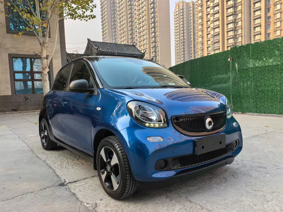 smart forfour  2018款 1.0L 52千瓦激情版圖片