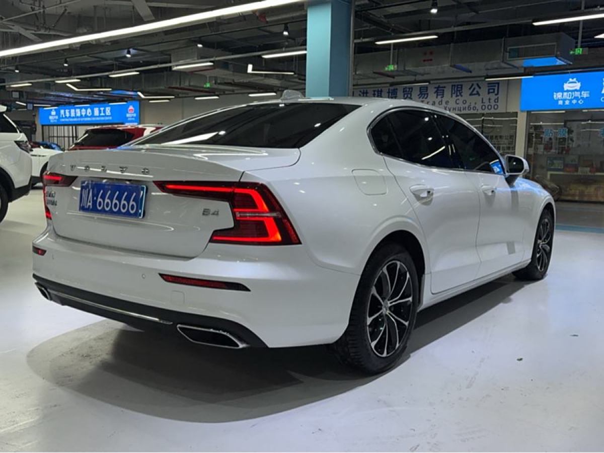 2022年6月沃爾沃 S60L  2022款 B4 智逸豪華版