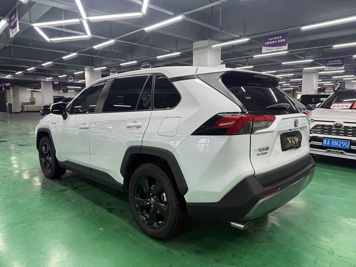 豐田 RAV4榮放  2023款 雙擎 2.5L E-CVT四驅(qū)精英Plus版圖片