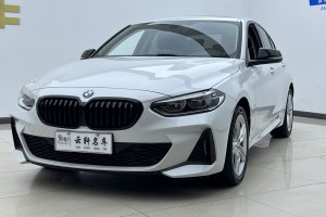 寶馬1系 寶馬 120i M運(yùn)動(dòng)曜夜版
