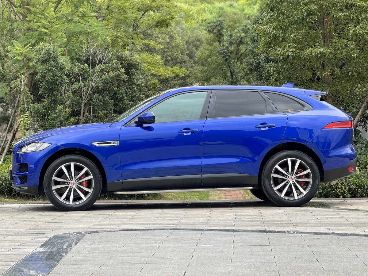 捷豹 F-PACE  2018款 2.0T 两驱都市尊享版图片