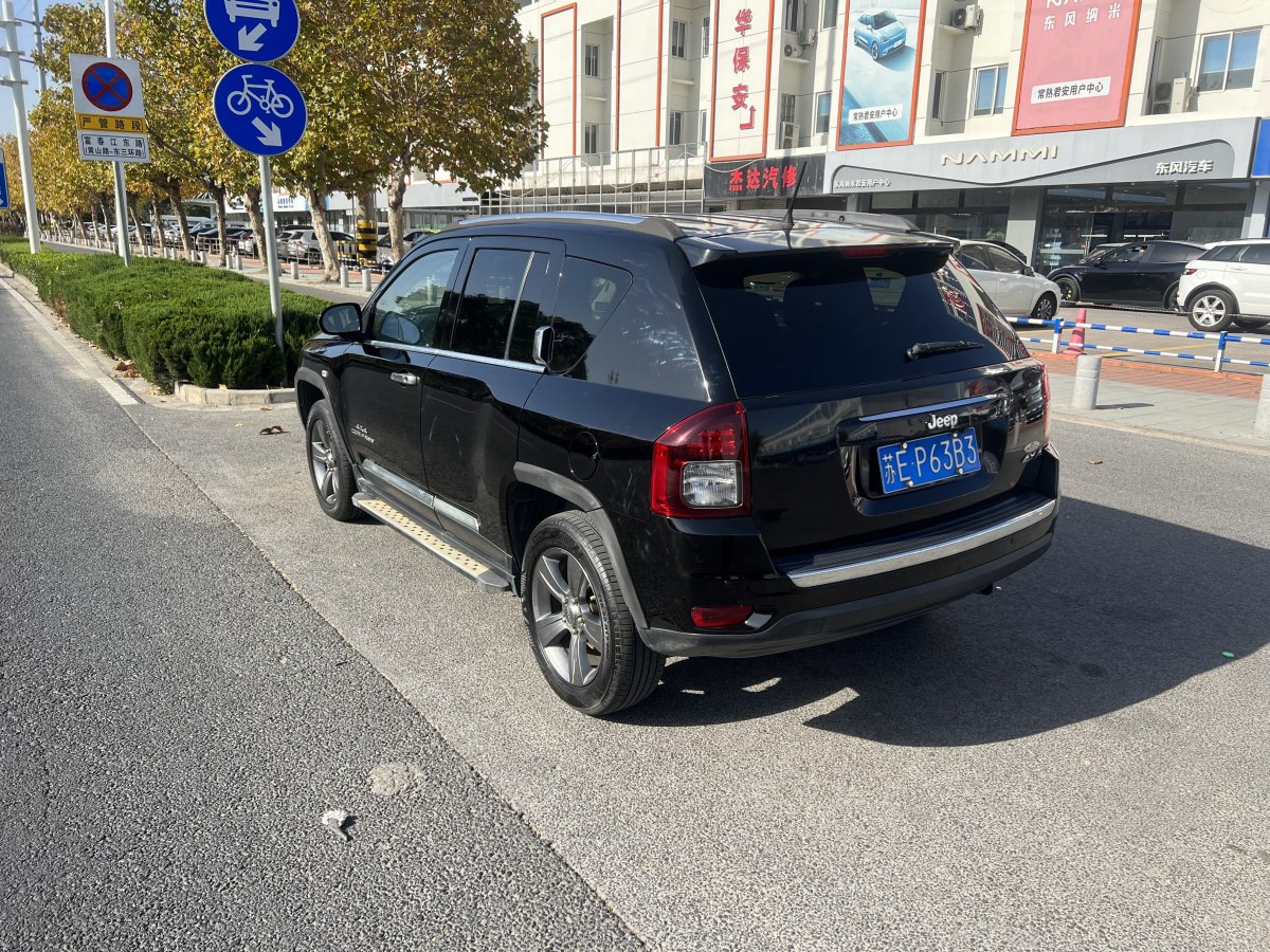 Jeep 指南者  2014款 2.4L 四驅(qū)蛇行珍藏版圖片