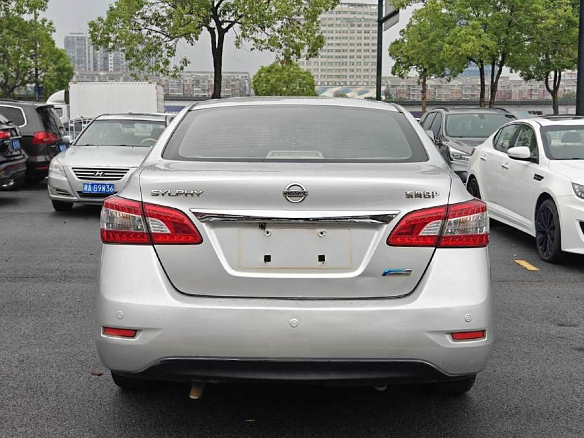 日產(chǎn) 軒逸  2012款 1.6XL CVT豪華版圖片