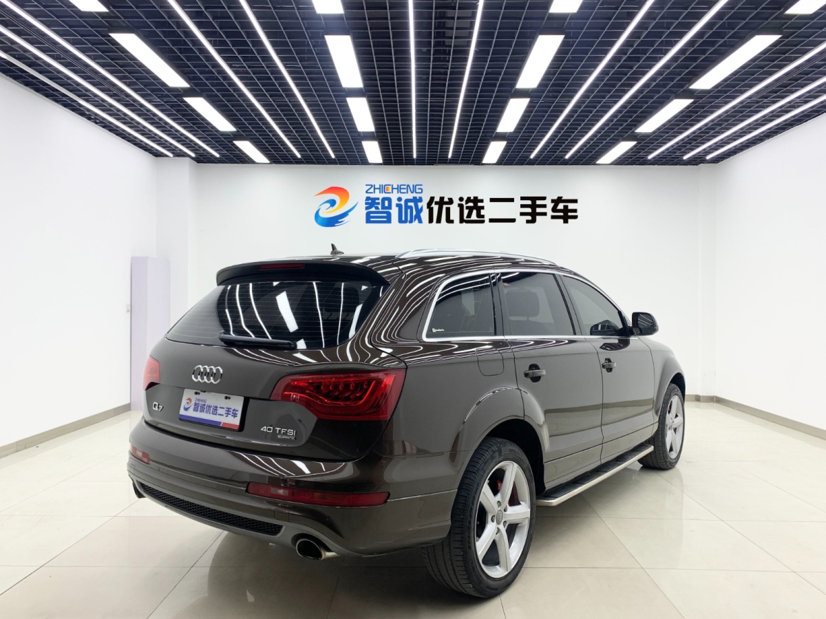 2013年12月奧迪 奧迪Q7  2013款 40 TFSI 技術(shù)型