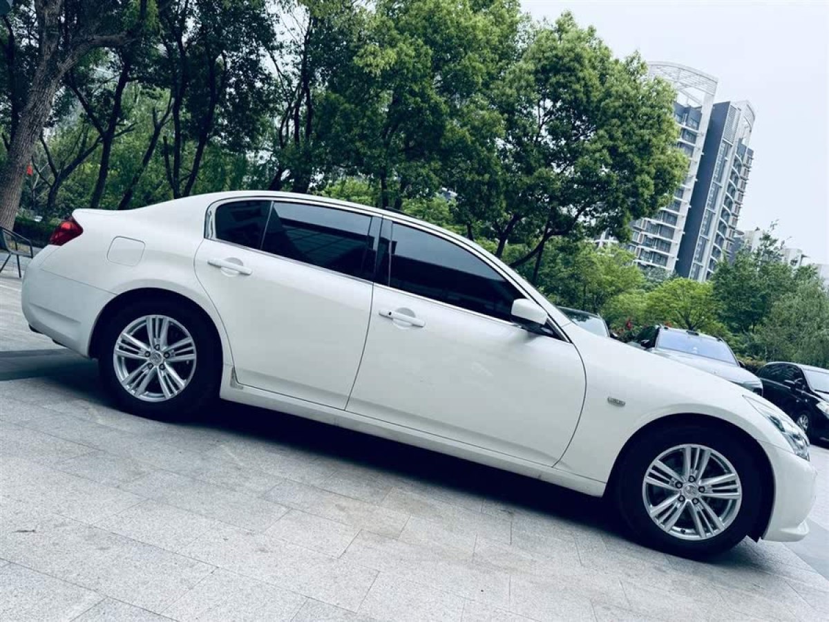 英菲尼迪 G系  2010款 G25 Sedan 豪華運(yùn)動(dòng)版圖片