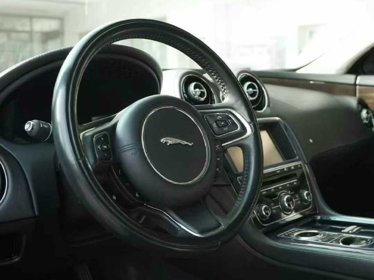 捷豹 XJ  2012款 XJL 3.0 倫敦限量版圖片