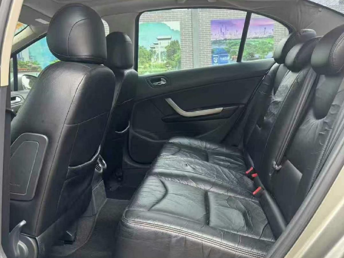 標(biāo)致 408  2013款 1.6L 手動舒適版圖片