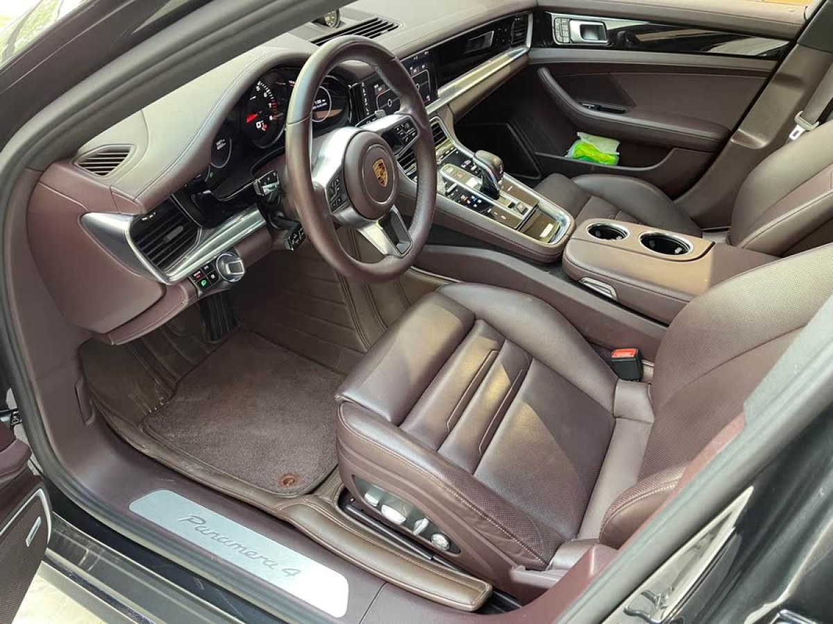 保時(shí)捷 Panamera  2017款 Panamera 4 行政加長(zhǎng)版 3.0T圖片