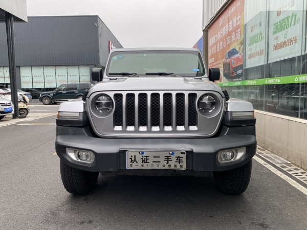 Jeep 牧马人  2019款  2.0T Sahara 四门版