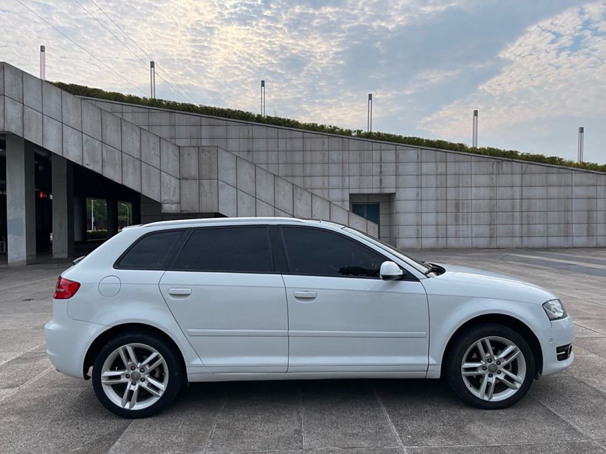 奧迪 奧迪A3  2012款 Sportback 1.8T 尊貴型圖片