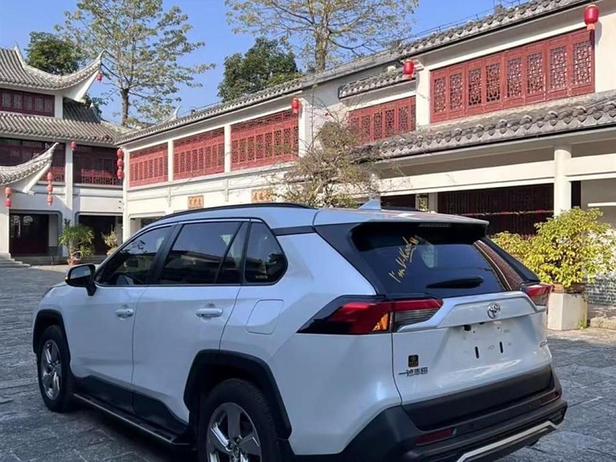 豐田 RAV4榮放  2022款 2.0L CVT兩驅(qū)風(fēng)尚Plus版圖片