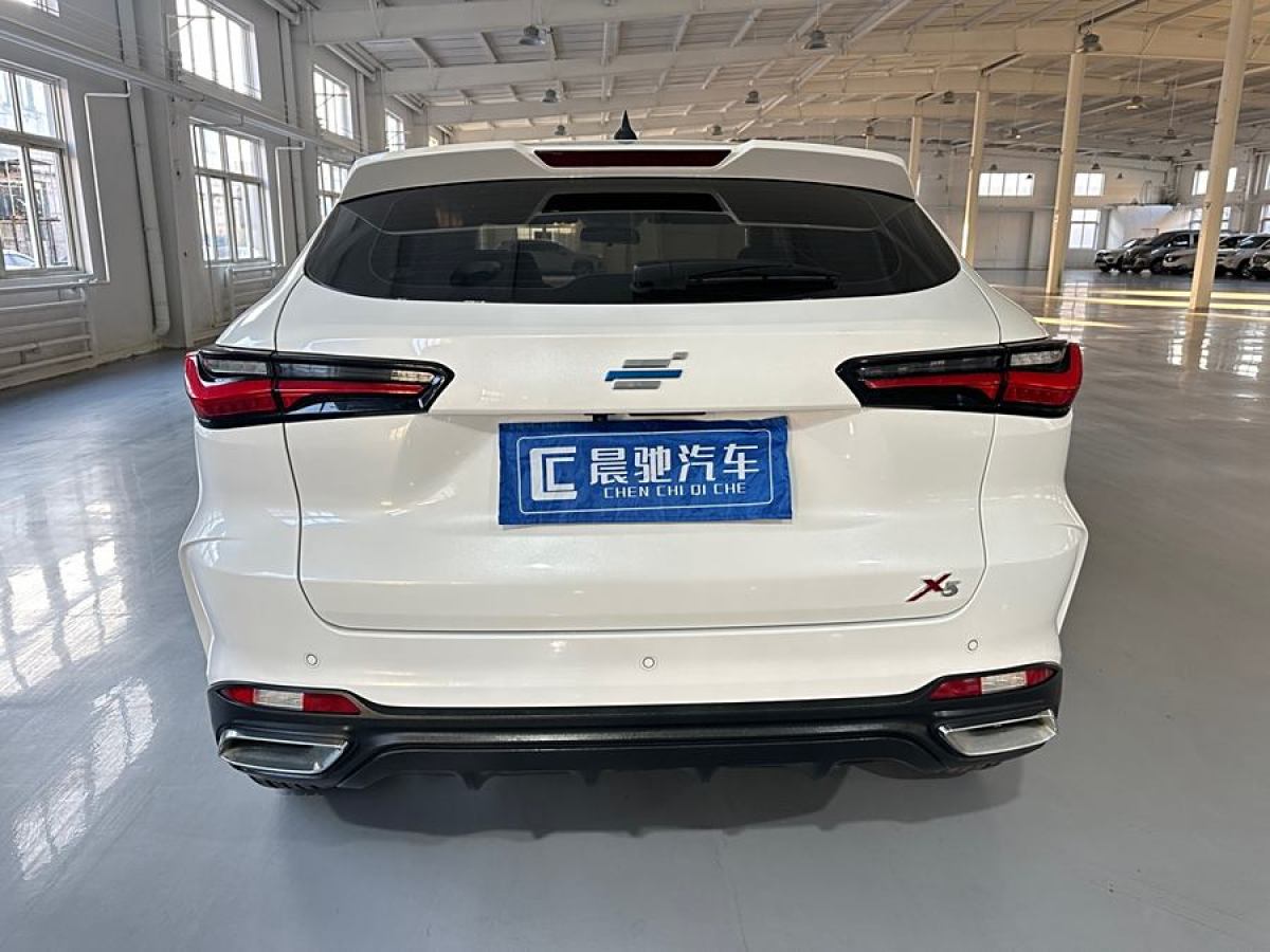 長(zhǎng)安歐尚 長(zhǎng)安歐尚X5  2021款 1.6L CVT尊貴型圖片