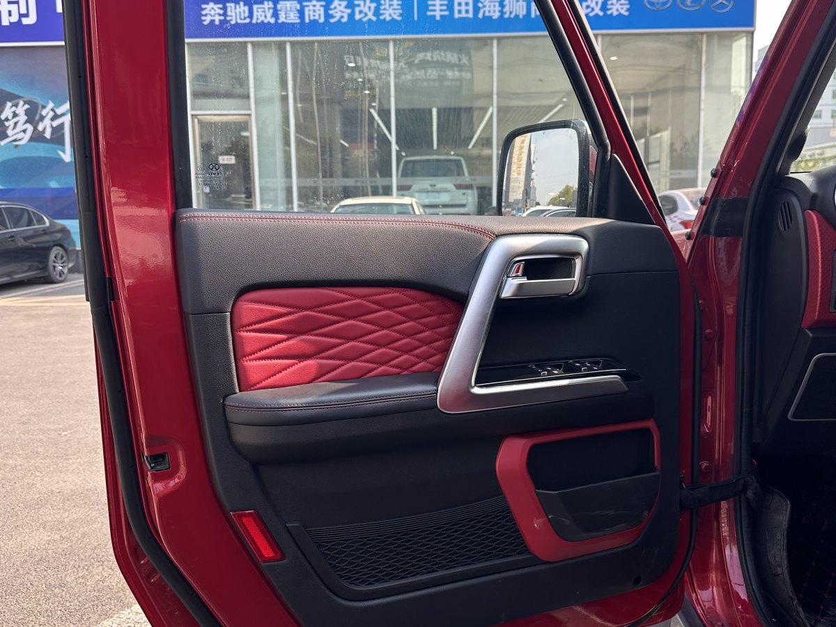 2018年8月北京 BJ40  2018款 PLUS 2.3T 自动四驱旗舰版