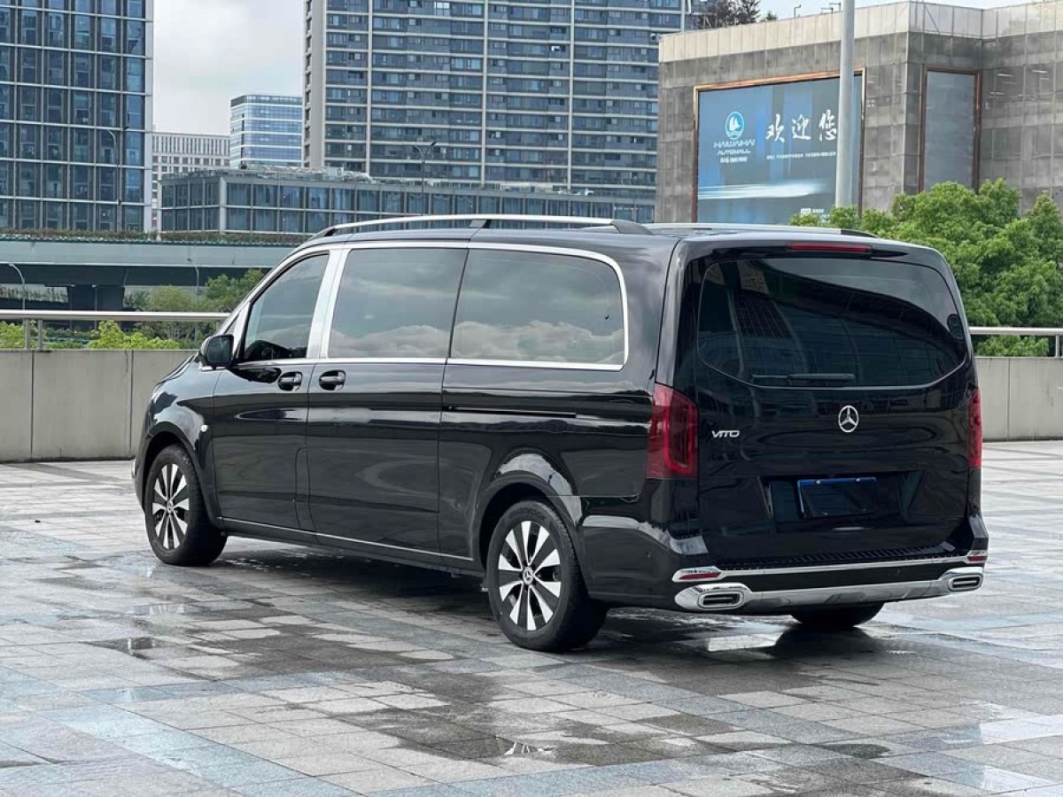 奔馳 威霆  2021款 2.0T 商務(wù)版 8座圖片