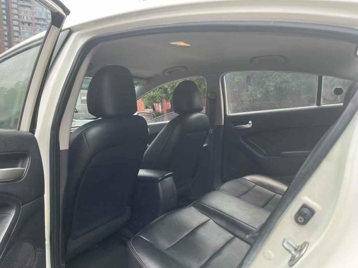 啟辰 R50  2013款 1.6L 北斗導(dǎo)航版圖片
