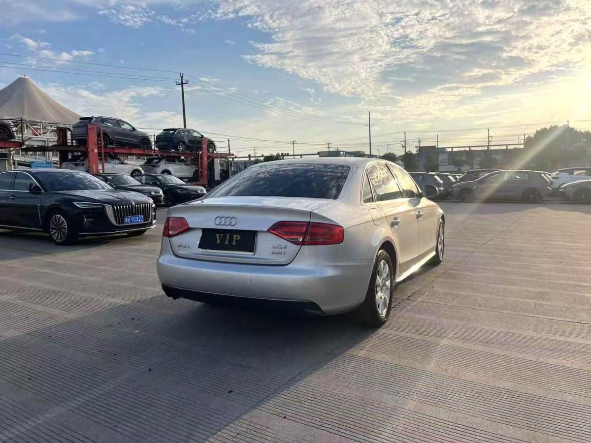 奧迪 奧迪A4L  2009款 2.0 TFSI 技術(shù)型圖片