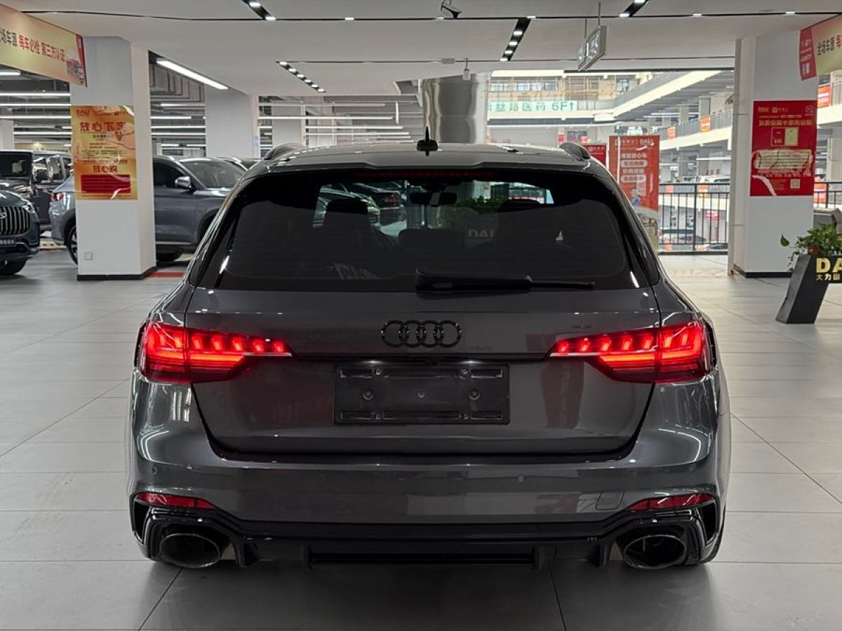 奧迪 奧迪RS 4  2023款 RS4 Avant 黑曜版圖片