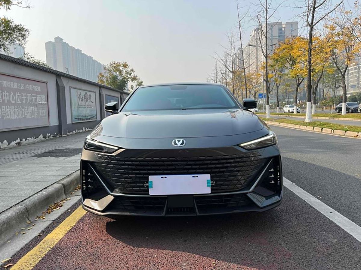 長安 長安UNI-V  2022款 1.5T 尊貴型圖片