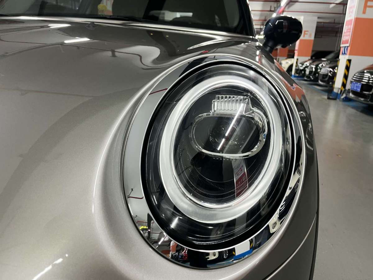 MINI MINI  2020款 1.5T COOPER 經(jīng)典派 五門絕色版圖片