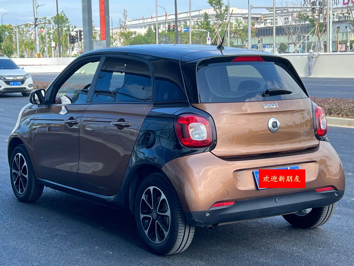 smart forfour  2016款 1.0L 52千瓦激情版圖片