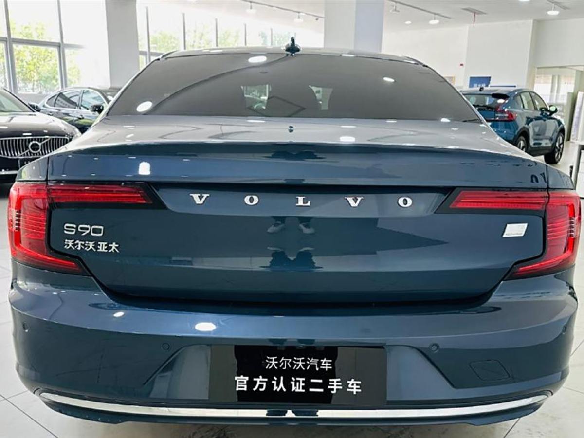 沃爾沃 S90新能源  2024款 T8插電式混合動(dòng)力 四驅(qū)長續(xù)航智雅豪華版圖片