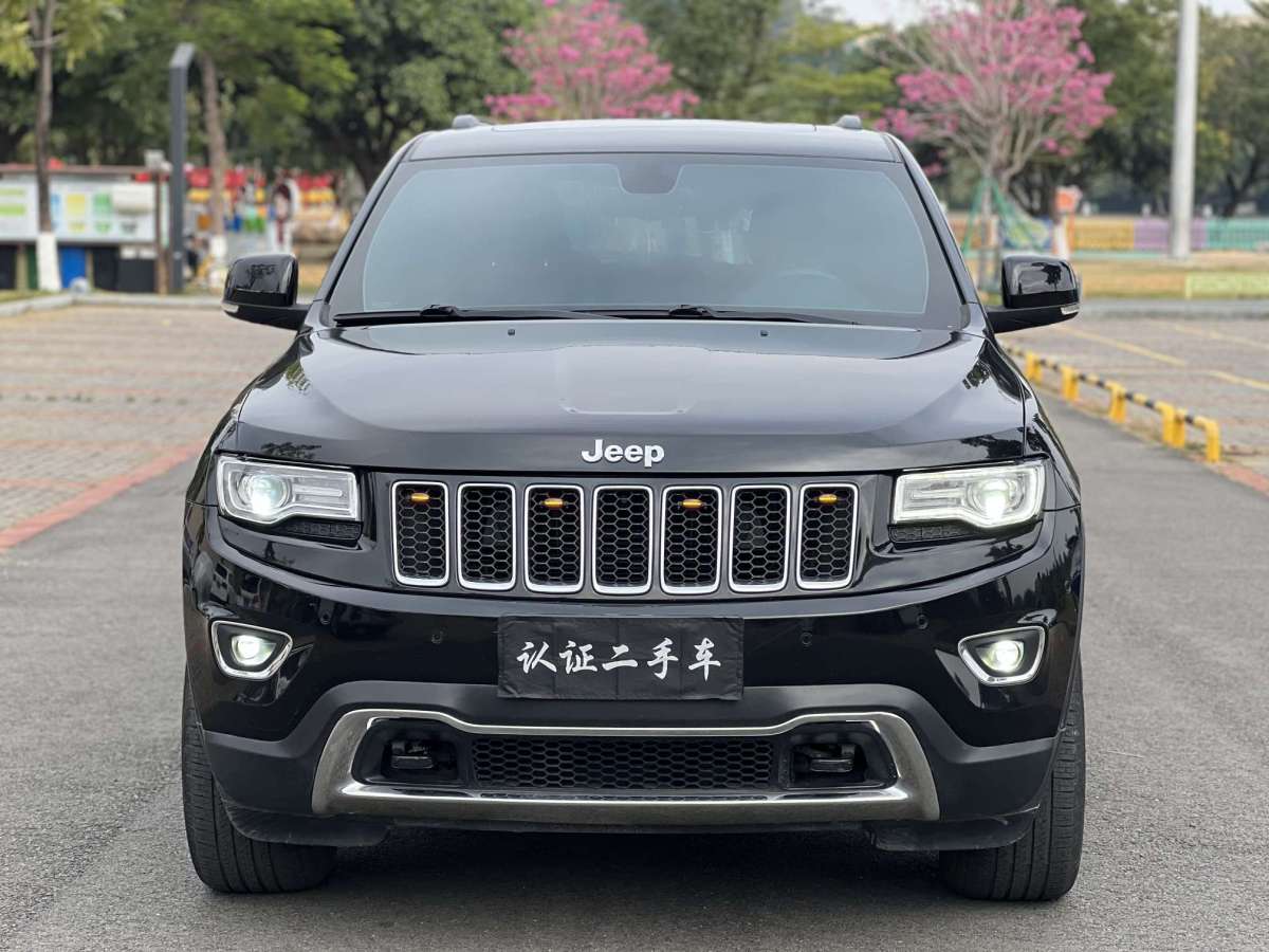 Jeep 大切諾基  2015款 3.0L 舒享導(dǎo)航版圖片