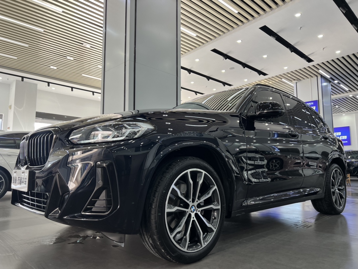 2022年05月寶馬 寶馬X3  2022款 xDrive30i 領(lǐng)先型 M曜夜套裝