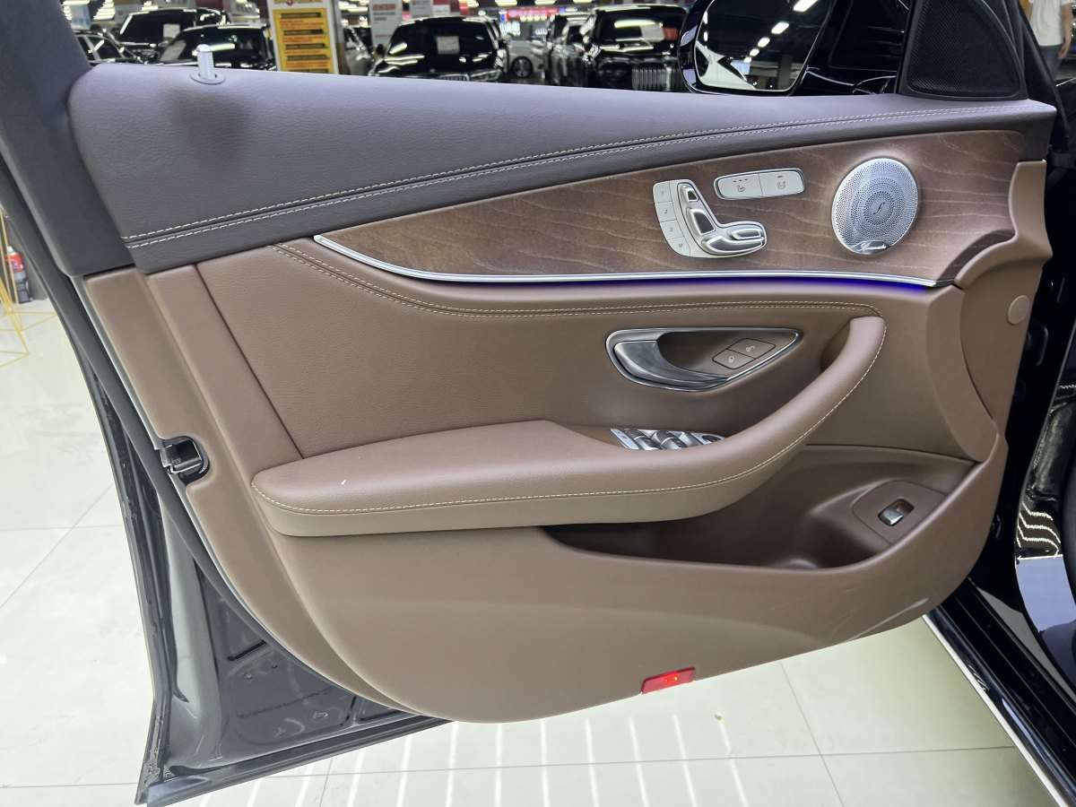 2021年3月奔馳 奔馳E級  2021款 改款 E 300 L 豪華型