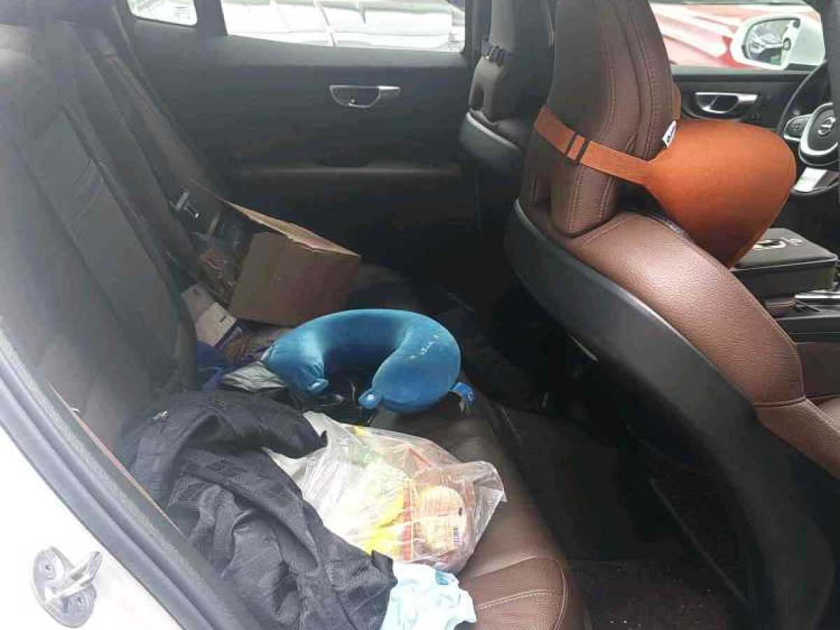 沃爾沃 S60L  2023款 B4 智逸豪華版圖片