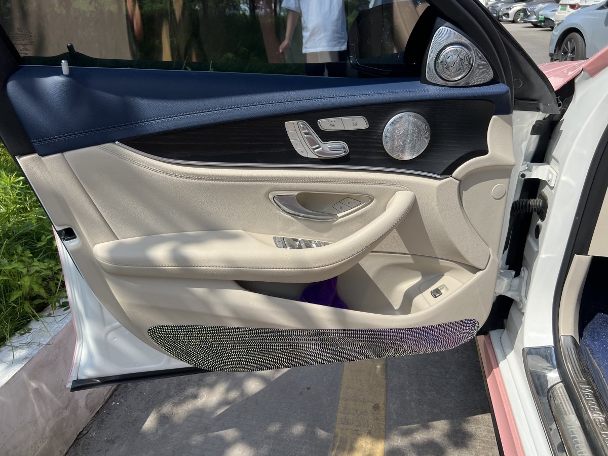奔馳 奔馳E級  2020款 改款 E 300 L 時尚型圖片