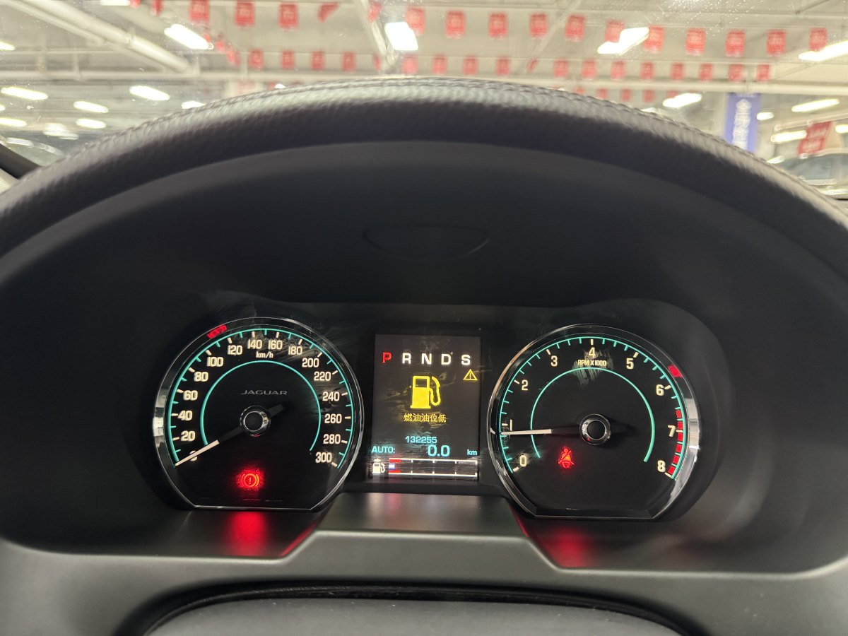 捷豹 XF  2015款 XF 2.0T Sportbrake 風(fēng)華版圖片