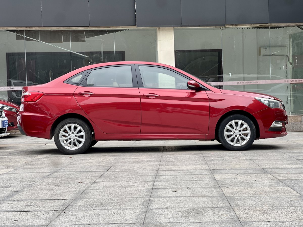 長(zhǎng)安 悅翔V7  2016款 1.6L 手動(dòng)樂(lè)動(dòng)型 國(guó)V圖片