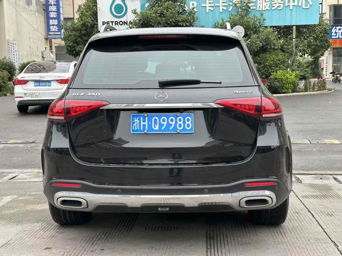 奔馳 奔馳GLE  2020款  GLE 350 4MATIC 時(shí)尚型圖片