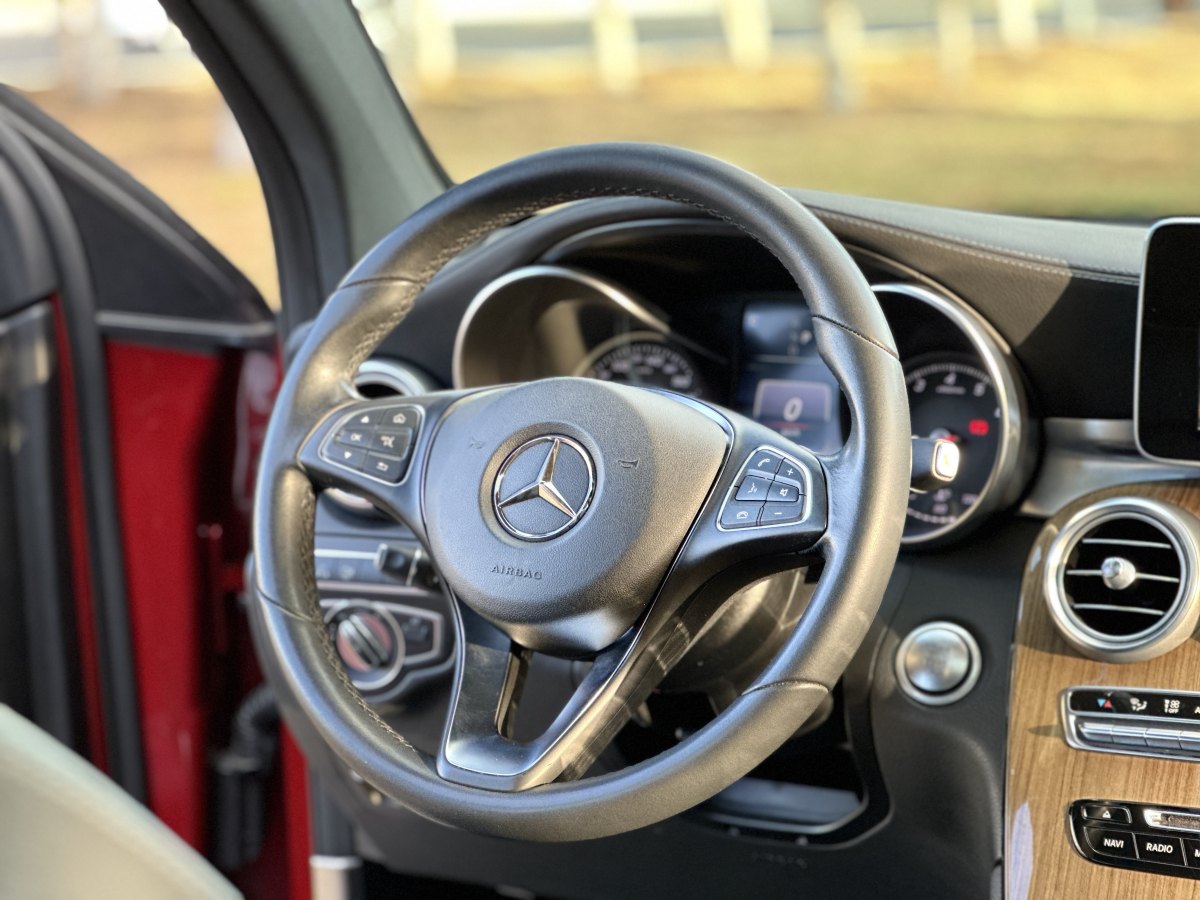 奔馳 奔馳GLC  2021款 GLC 260 4MATIC 轎跑SUV圖片