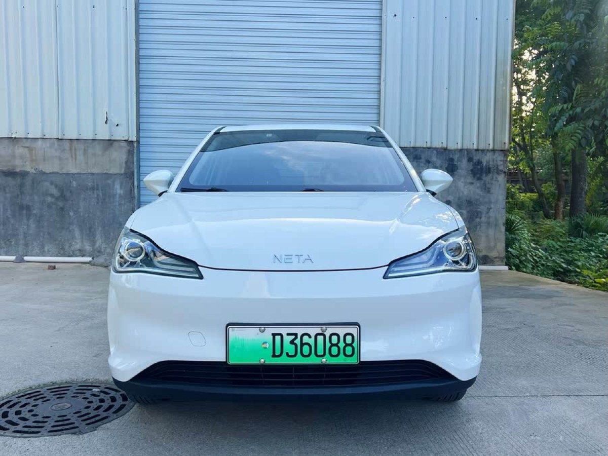 哪吒 哪吒V  2022款 潮 400 Lite 粉色定制款圖片